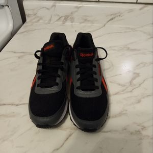 Reebok Classic size 7 unisex